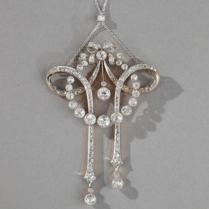 Vintage Round Cut White Sapphire Pendant Necklace For Women