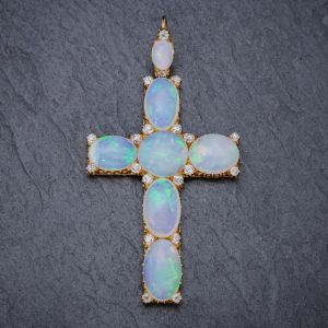 Antique Golden Oval Cut Opal Pendant Necklace For Women