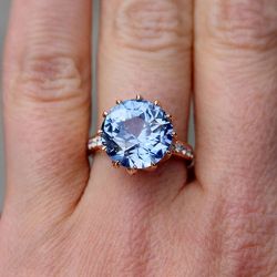 Rose Gold Rotate Shaped Round Cut Engagement Ring