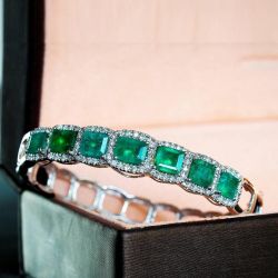 Elegant Halo Emerald Cut Columbia Emerald Bracelet