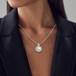 Classic Round Cut Pearl Pendant Necklace