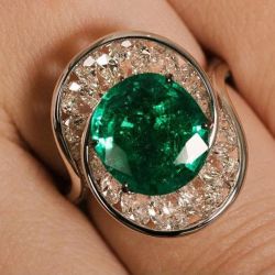 Unique Design Halo Round Cut Emerald Sapphire Engagement Ring