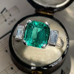 Vintage Three Stone Emerald Sapphire Engagement Ring