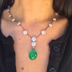 Elegant Cabochon Oval Cut Emerald Sapphire Pendant Necklace
