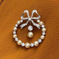 Golden Vintage Round Cut Pearl & White Bow Circle Bow Brooch For Women
