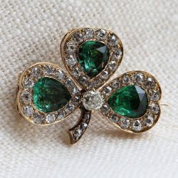  Golden Three Leaf Design Pear Cut White & Emerald Sapphire Brooch For Women