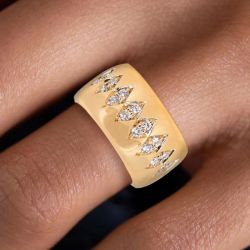 Golden Round Cut White Sapphire Wedding Band For Women Wedding Jewelry 1.14 Ct