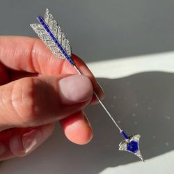 Art Deco Baguette & Round Cut Blue Sapphire Cupid Arrow Brooch For Women