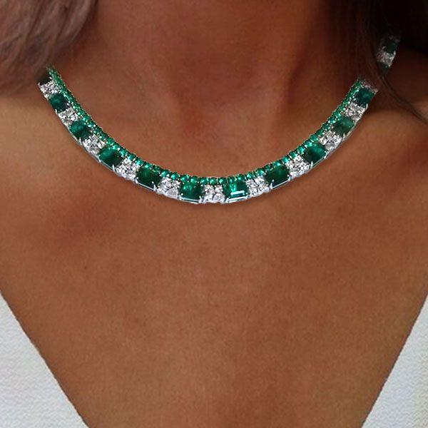 Why Should You Choose an Emerald Green Necklace?