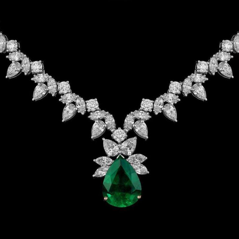 Why Choose a Green Stone Necklace for Your Style?