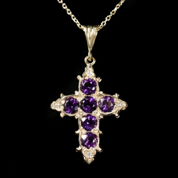 Why Is a Cross Necklace the Perfect Addition to Your Jewelry Collection?