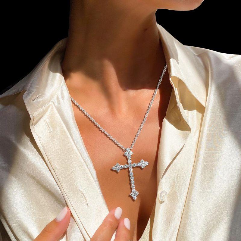 Why Is a Silver Cross Necklace the Perfect Blend of Faith and Fashion?