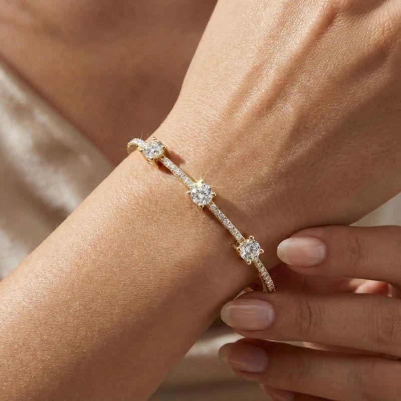 Gold Bangle Bracelet: A Classic Piece for Every Jewelry Collection