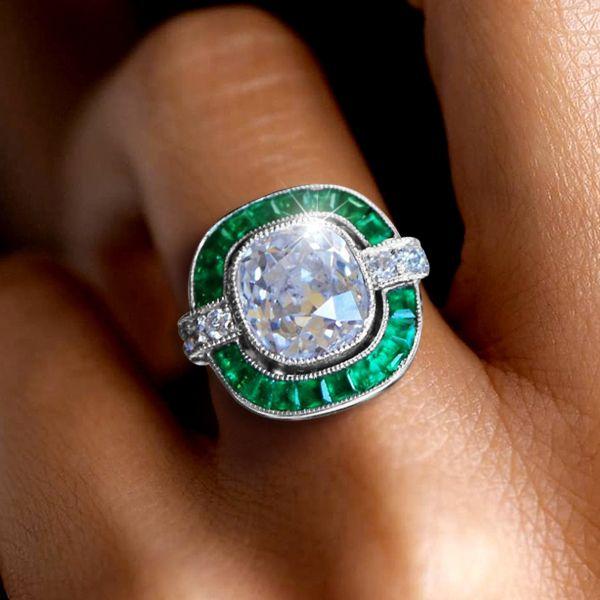 What Makes an Art Deco Ring a Perfect Match for Modern Jewelry Collections?