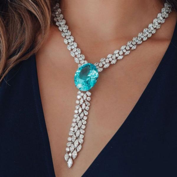 Why Choose an Aquamarine Necklace to Elevate Your Everyday Style?