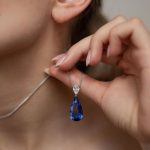 Is a Dark Blue Necklace the Perfect Choice to Elevate Your Everyday Style?